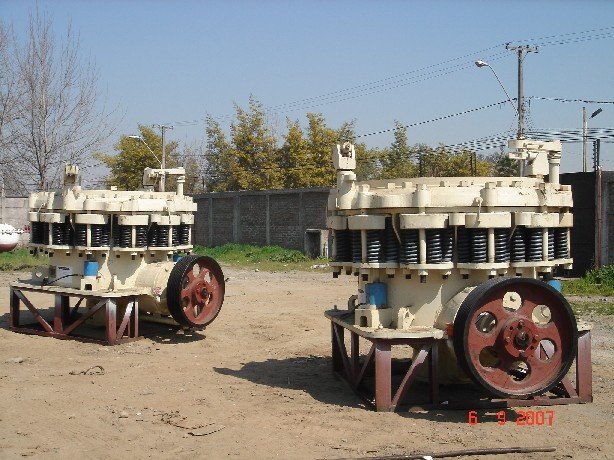 CHANCADOR DE CONO DE 4PIES (PYD 1200) SHORT HEAD