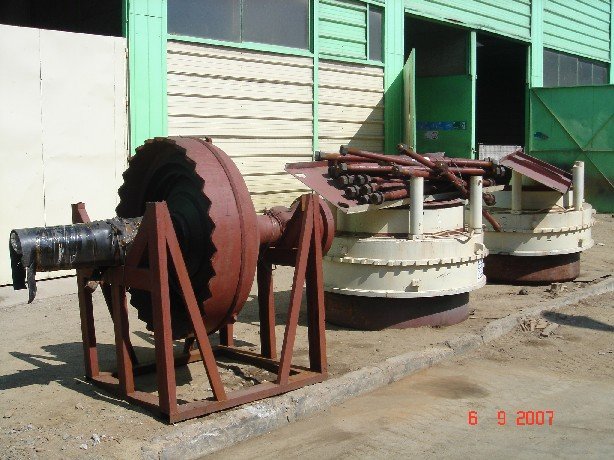 CHANCADOR DE CONO DE 4PIES (PYD 1200) SHORT HEAD - Imagen 2