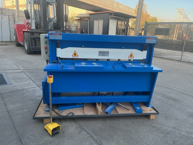 GUILLOTINA ELECTROMECANICA TOS TIMEMASTER MODEL Q11-2.0X1300 - Imagen 2