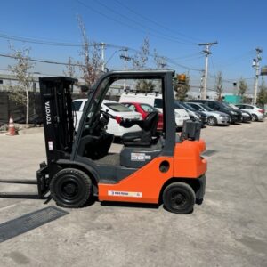 TOYOTA 02-8FDF20 SERIE NRO. 42117 ( 2014)