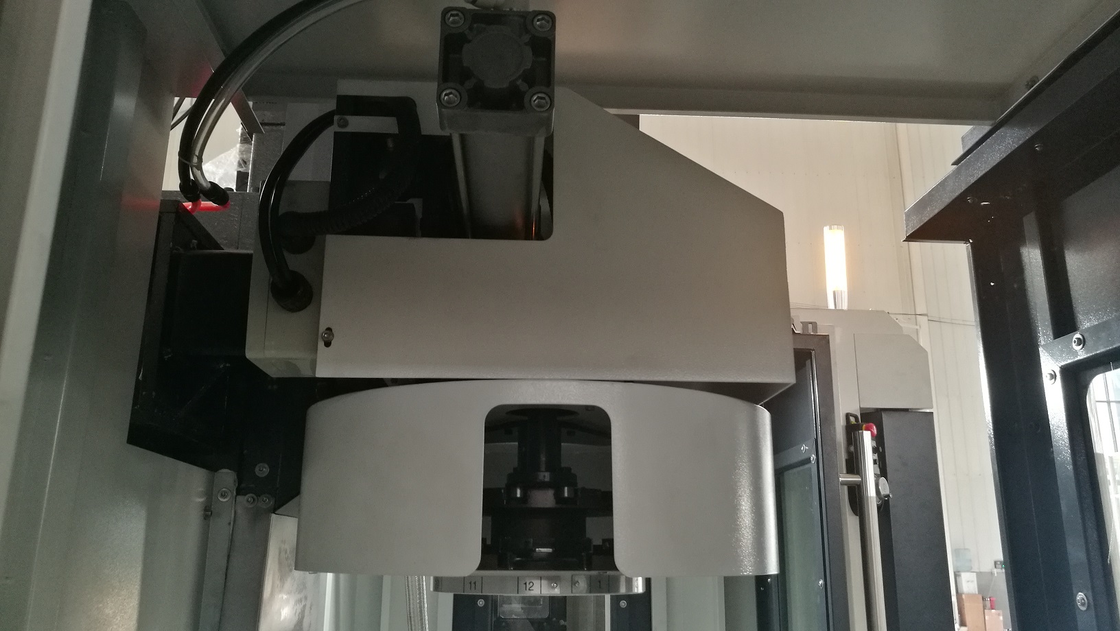 CENTRO MECANIZADO VERTICAL MODELO VMC450 CONTROL GSK980MDI - Imagen 5