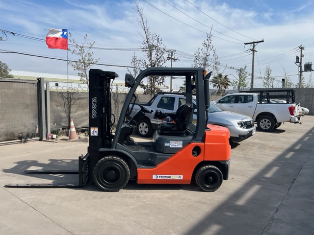 TOYOTA 02-8FDF25F SERIE NRO. 10663 ( 2016)