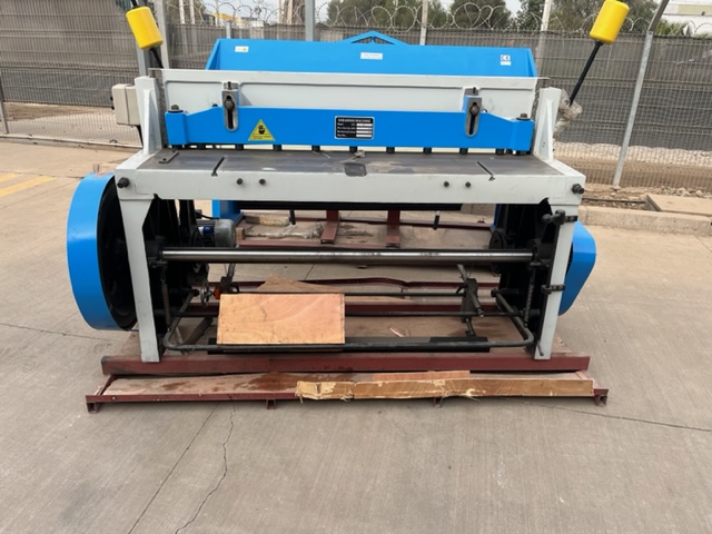 GUILLOTINA ELECTROMECANICA TOS TIMEMASTER MODEL Q11-3.0X1500