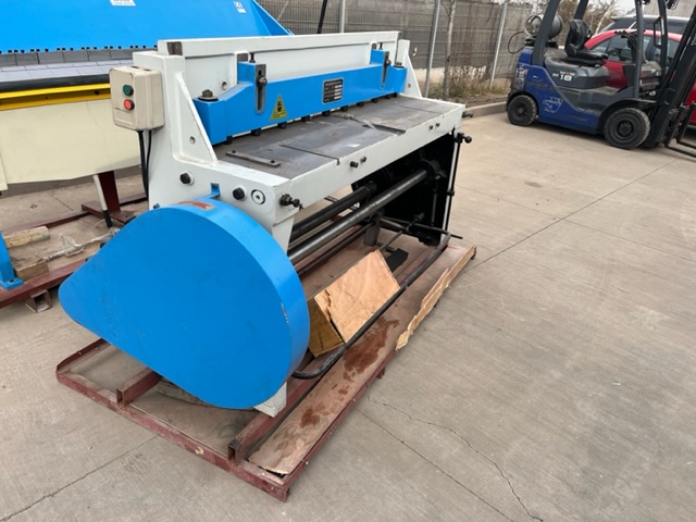 GUILLOTINA ELECTROMECANICA TOS TIMEMASTER MODEL Q11-3.0X1500 - Imagen 2