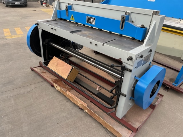 GUILLOTINA ELECTROMECANICA TOS TIMEMASTER MODEL Q11-3.0X1500 - Imagen 10