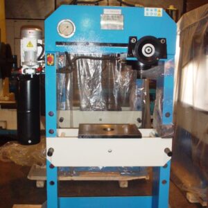 YLM-50D (CABEZAL DESPLAZABLE AL ANCHO DE LA PRENSA) (NUEVA)