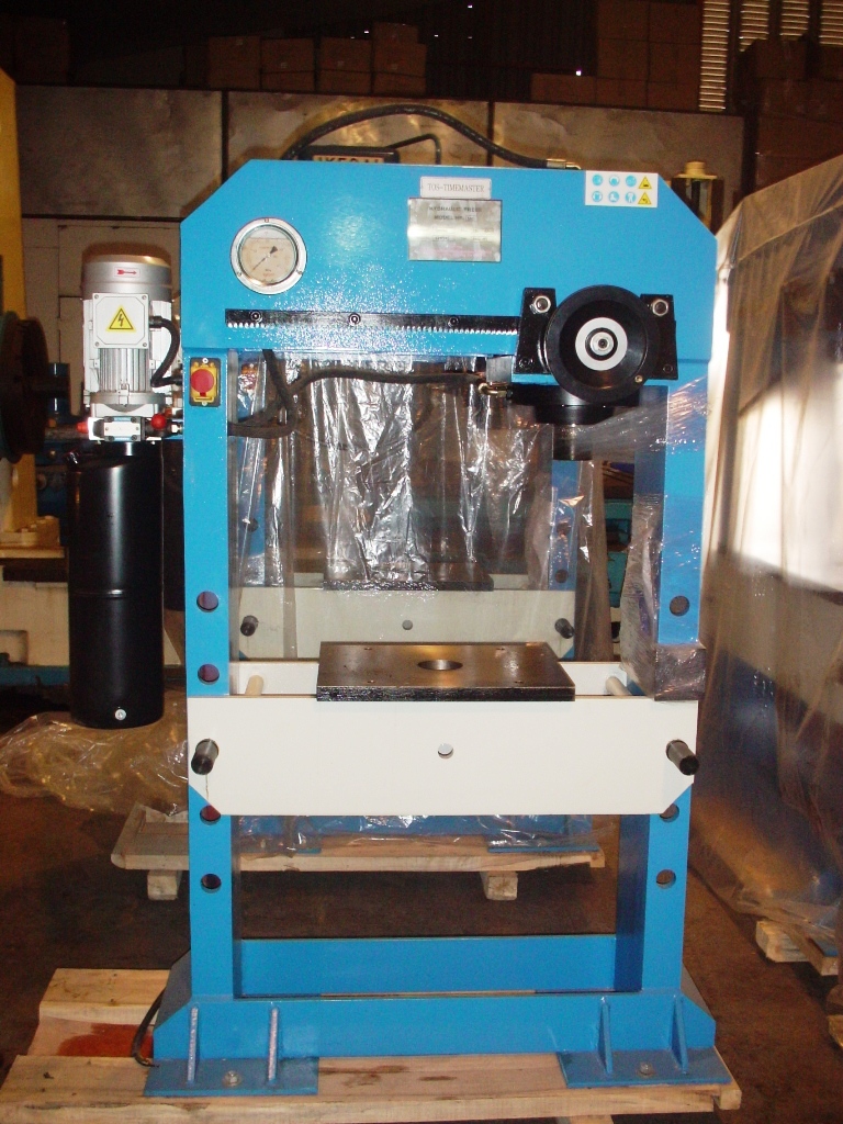 YLM-50D (CABEZAL DESPLAZABLE AL ANCHO DE LA PRENSA) (NUEVA)