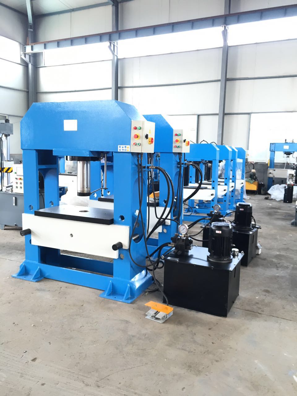 YLM-200Z, PRENSA TIPO H Y PLEGADORA (NUEVA) - Imagen 11