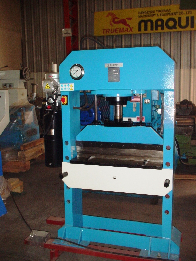 YL-50Z , PRENSA TIPO H Y PLEGADORA (NUEVA)