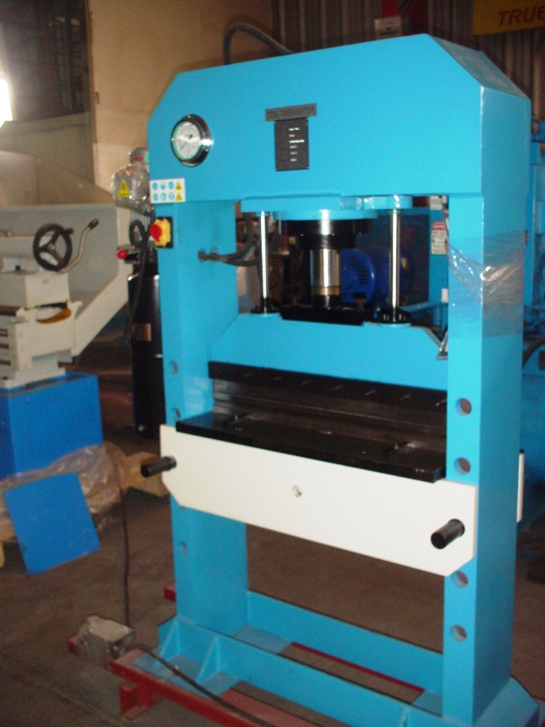 YL-50Z , PRENSA TIPO H Y PLEGADORA (NUEVA) - Imagen 5