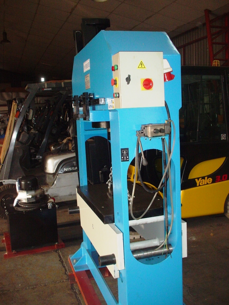 YLM-200D (CABEZAL DESPLAZABLE AL ANCHO DE LA PRENSA(NUEVA) - Imagen 16