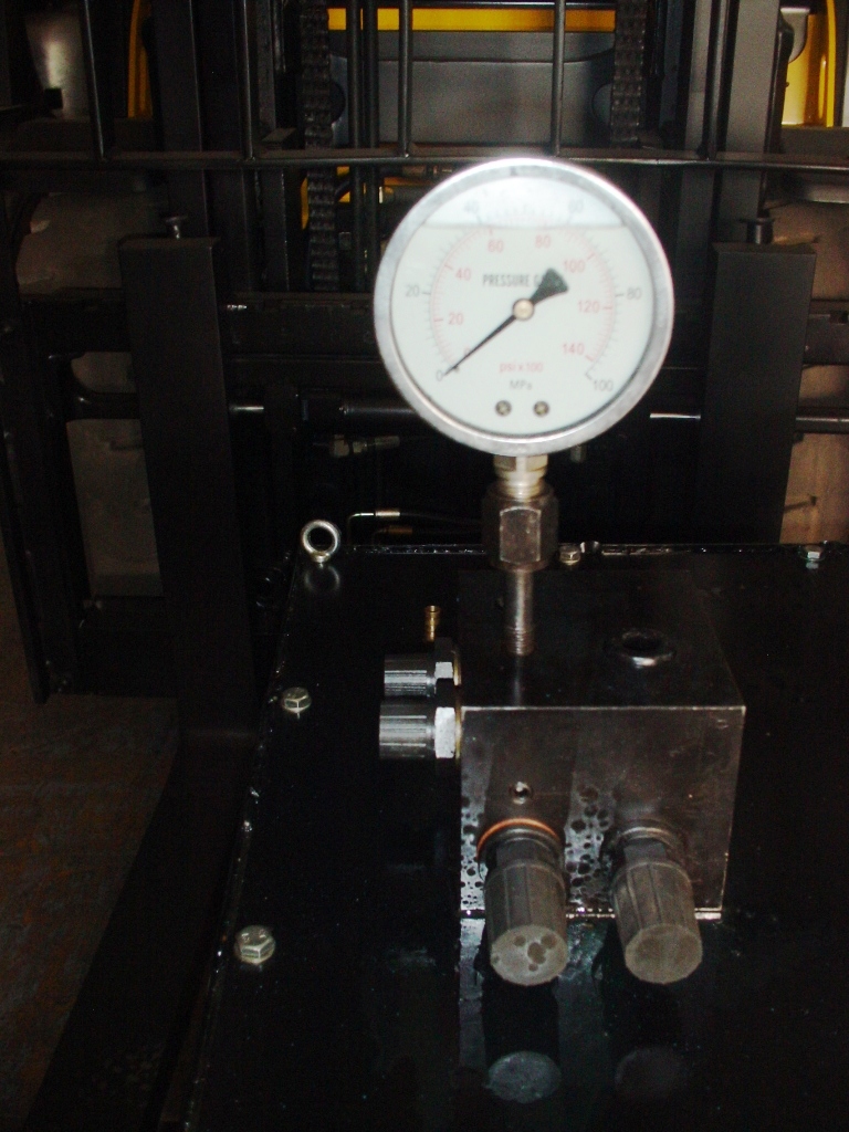 YLM-200D (CABEZAL DESPLAZABLE AL ANCHO DE LA PRENSA(NUEVA) - Imagen 8