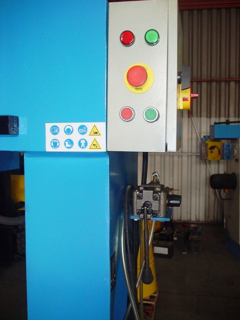 YLM-200D (CABEZAL DESPLAZABLE AL ANCHO DE LA PRENSA(NUEVA) - Imagen 15