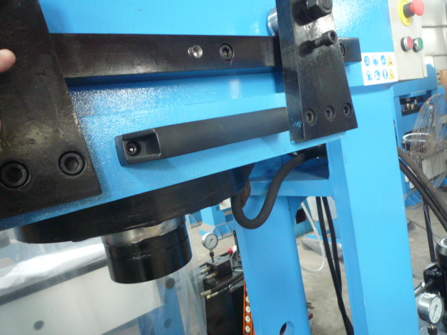 YLM-150D (CABEZAL DESPLAZABLE AL ANCHO DE LA PRENSA)(NUEVA) - Imagen 6