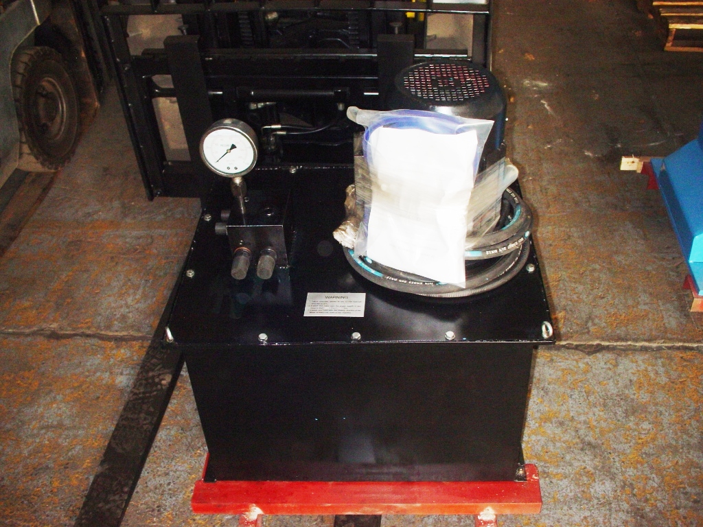 YLM-150D (CABEZAL DESPLAZABLE AL ANCHO DE LA PRENSA)(NUEVA) - Imagen 8