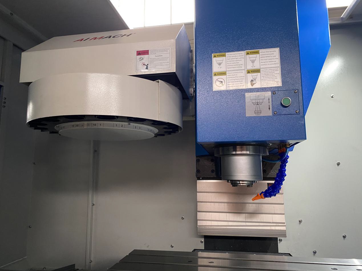 CENTRO DE MECANIZADO VERTICAL CNC VMC1050 CONTROL FANUC - Imagen 8