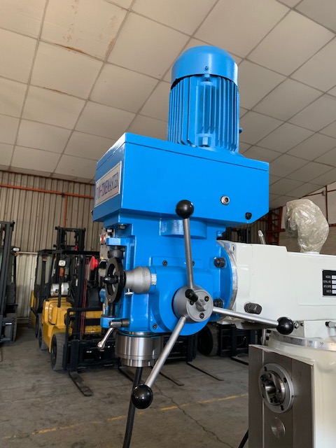 CABEZAL FRESADOR DE 5 HP CON CONO ISO 40 NUEVO - Imagen 3