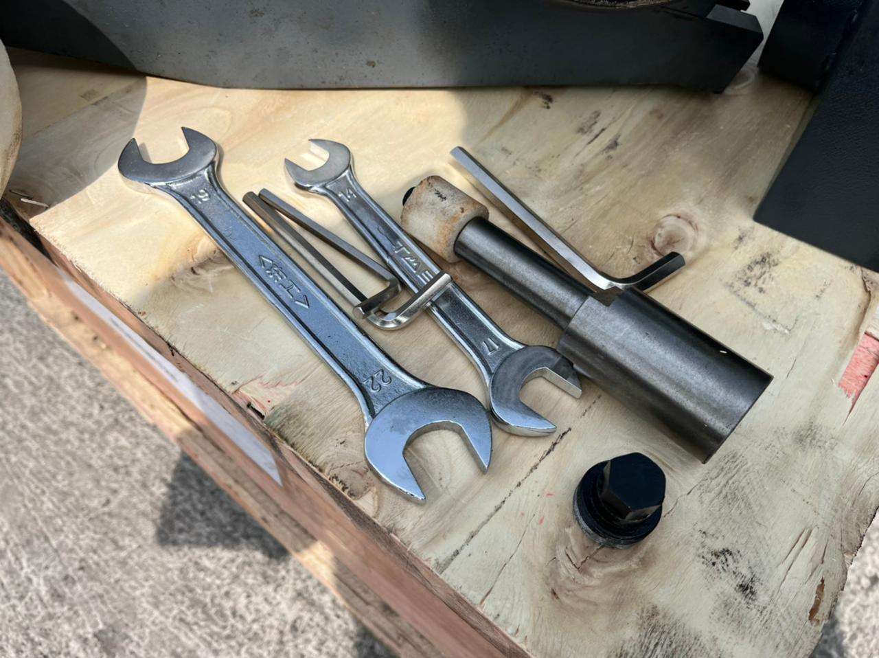 RECTIFICADORA PORTATIL PAR TORNOS MARCA TOS TIMEMASTER TW125 - Imagen 7