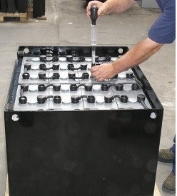 BATERIAS DE TRACCION ELECTRICA DE 48 VOLTS DE 500 AMPERES.